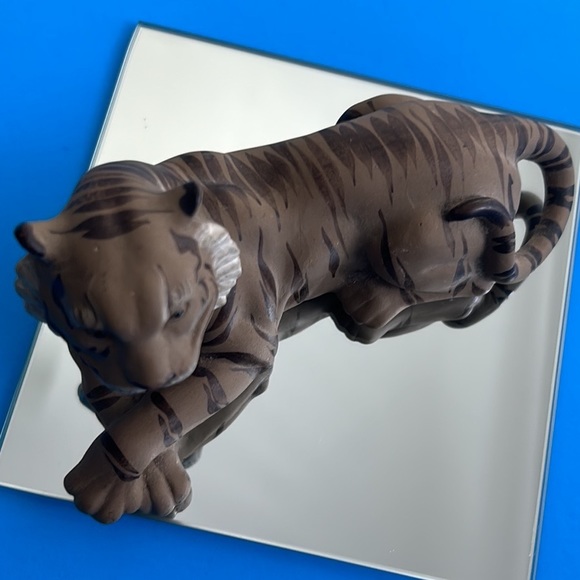 Vintage Shiwan Hand Painted Porcelain Figurine Statue Artistic Ceramic Factory - Picture 12 of 14